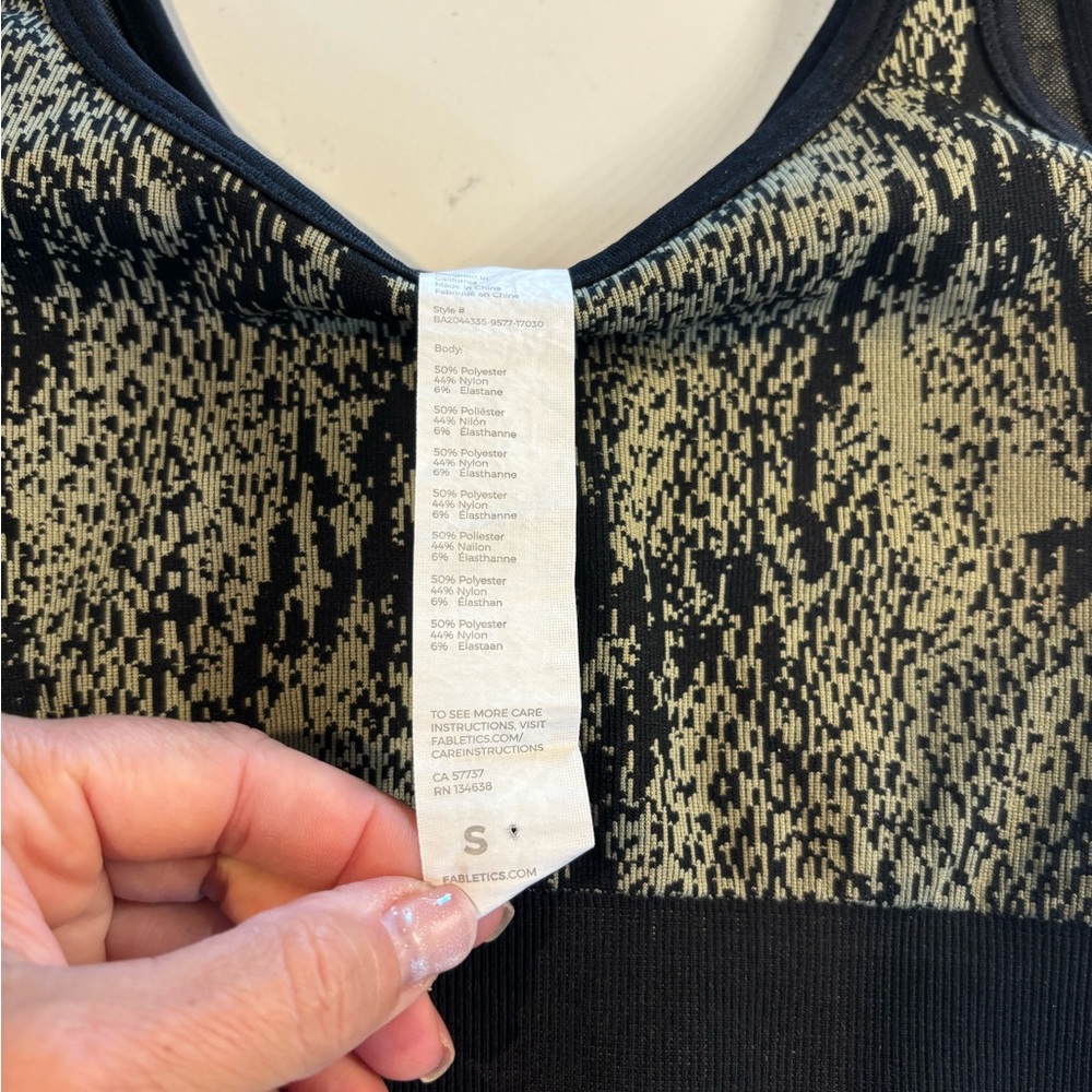 Fabletics snake print bra - Picture 3 of 5